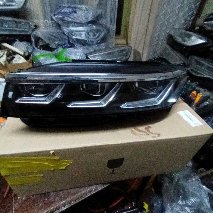 far stanga fata vw touareg trei 761-94108p
