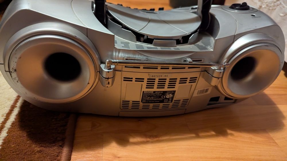 Radiocasetofon cu cd Tevion MD 82128