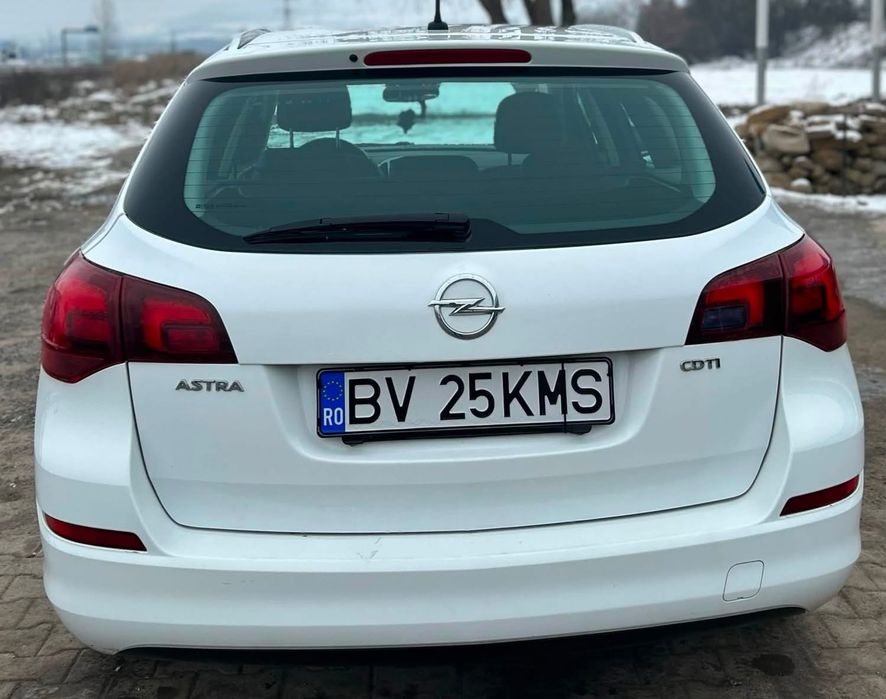 Opel Astra J-2012