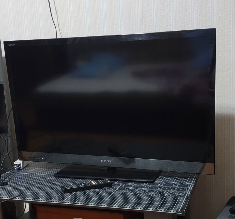 Телевизор SONY LCD