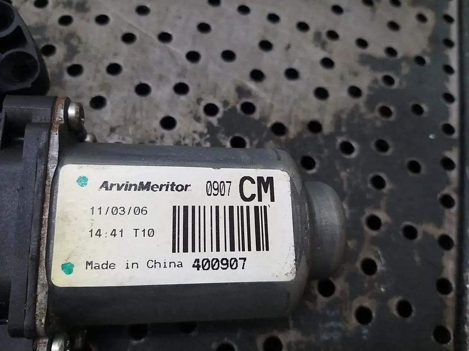 Motoras macara stanga fata hyundai santa fe 2 0907cm