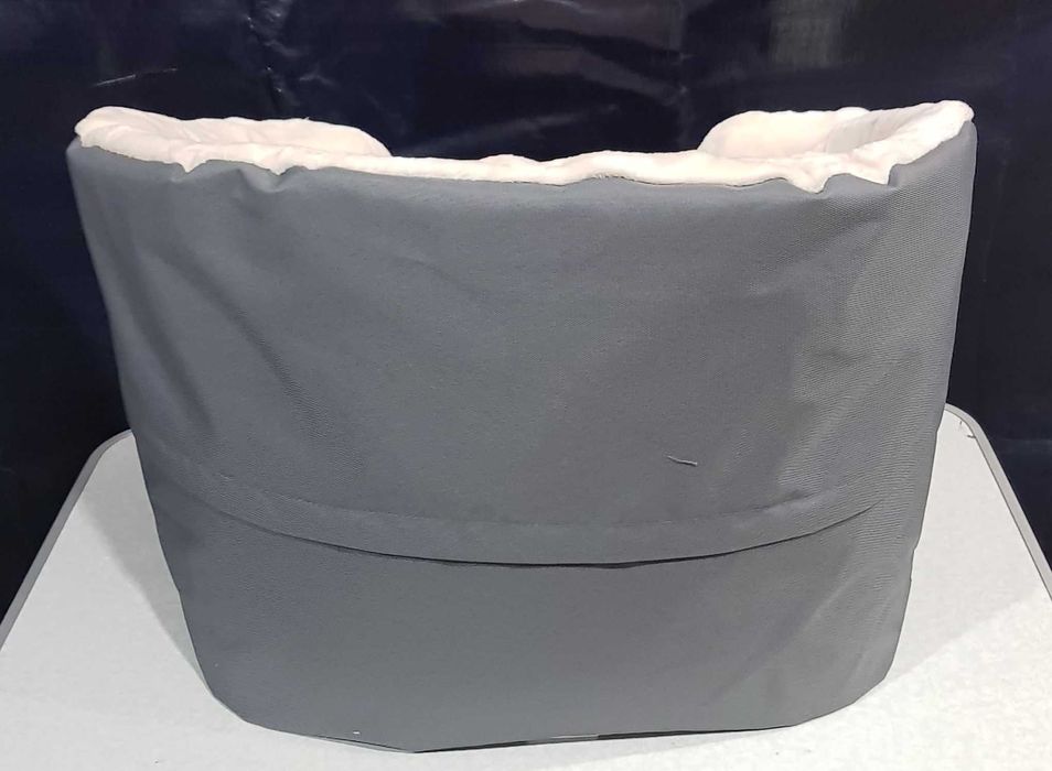 Scaun auto animale de companie, AmazonBasics 46x56x41 cm , gri