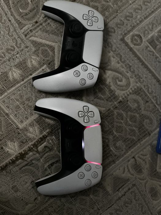 Срочно продам пс 5 в идиальном состоянии