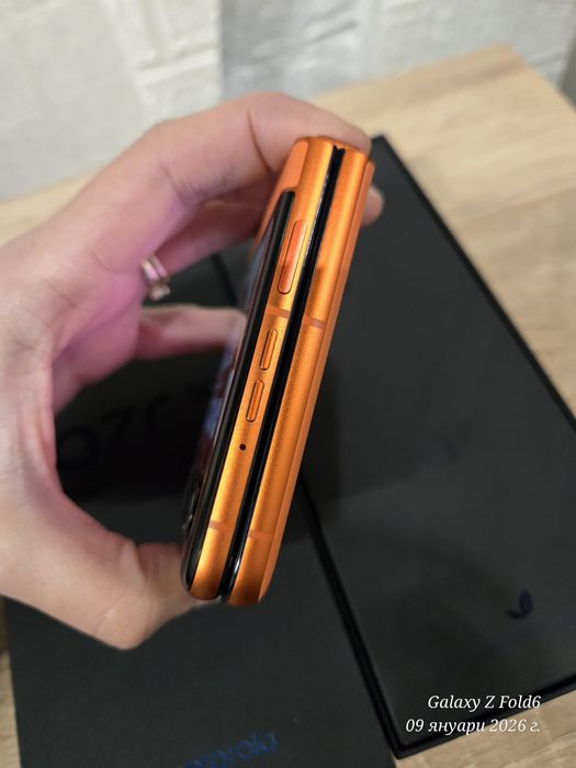 Motorola Razr 50  8/256gb чисто нов!