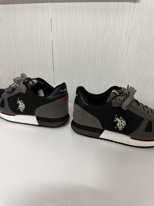 Adidasi barbati pollo