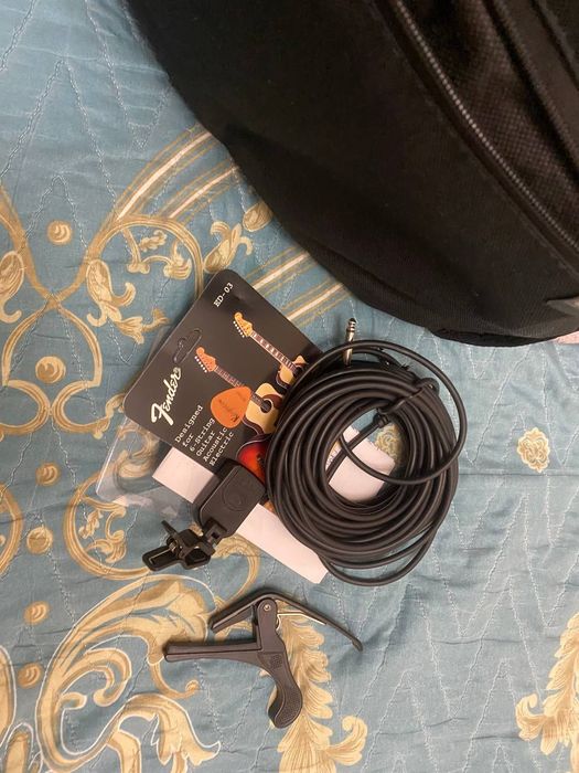 Электро гитара продается