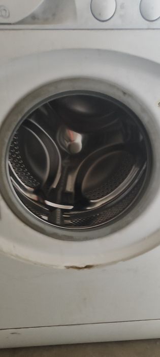 Продам стиральную машину Ariston