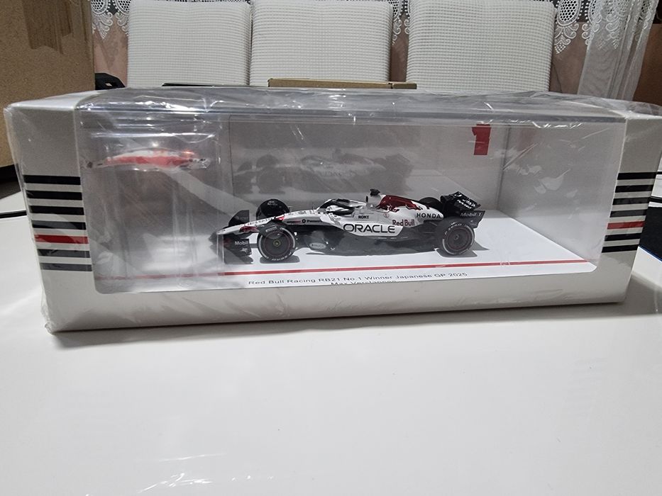 Red bull rb21 japanese gp winner Max Verstappen 1:43 spark