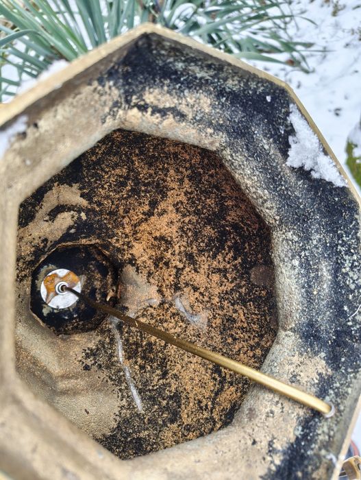 АНТИКВАРНА настолна лампа , основа от чист месинг 
Основа от чист мес