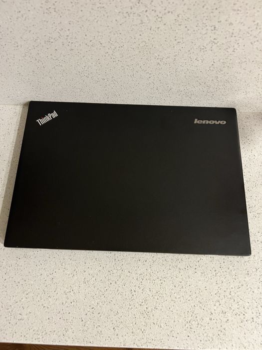 Продавам лаптоп Lenovo ThinkPad X1 Carbon – бизнес клас
