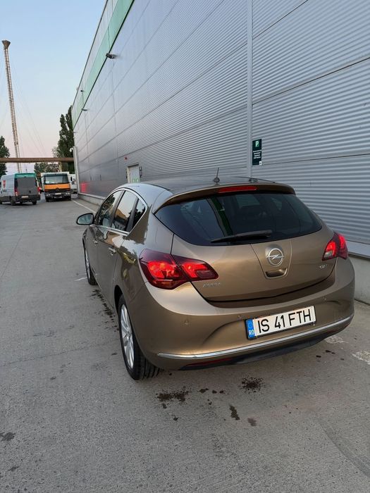 Opel Astra j 2013