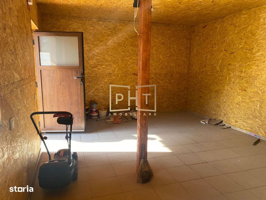 Casa cu 6 camere, 240 mp utili, 3 bai, curte 100 mp, panouri fotovolta