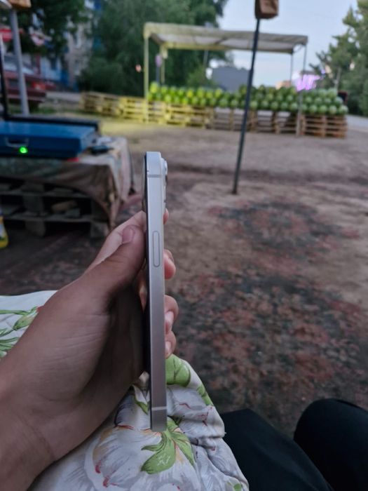 Обменяю iphone 14 на модель выше