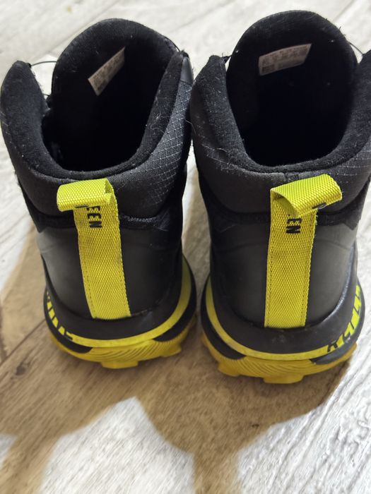 Продам всесезонные Adidas Boa 38 размер