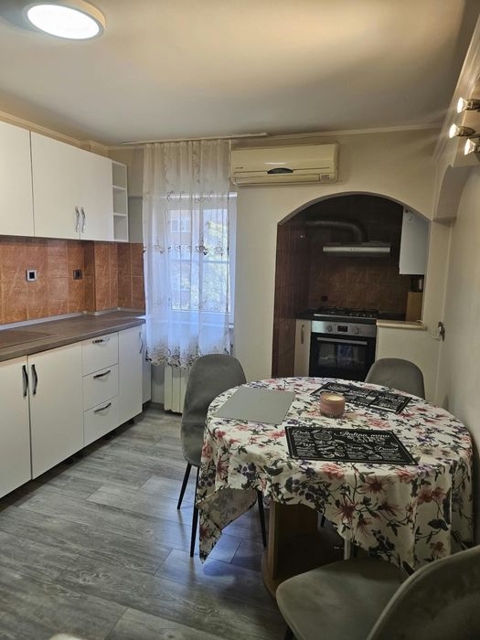Apartament 3 camere centru piata
