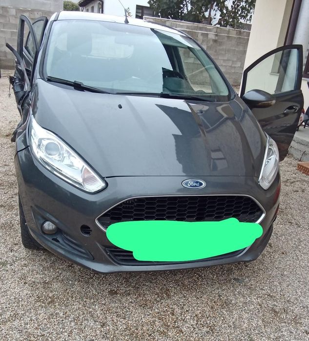 Dezmembrez Ford fiesta