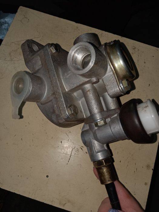 Кран прицепа КАМАЗ