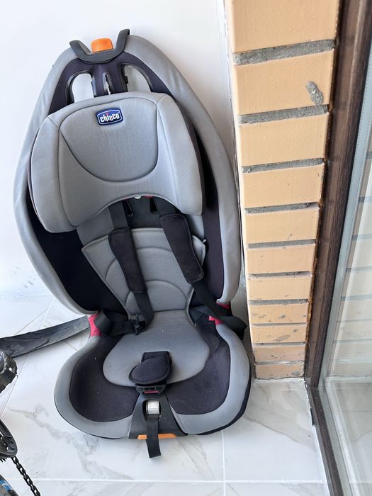 Продам аатокресло chicco
