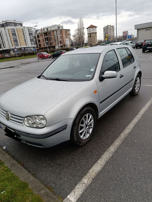 Продавам Golf 4.  Газ.Бензин.