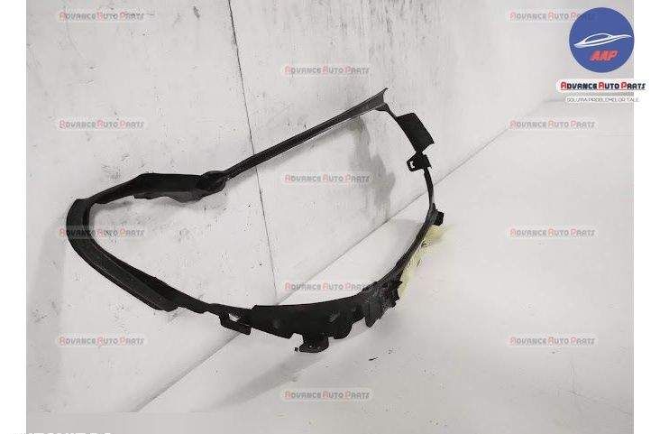 Оригинална дясна фар рамка Мерцедес-Бенц Ц-Клас / Mercedes-Benz C-Clas