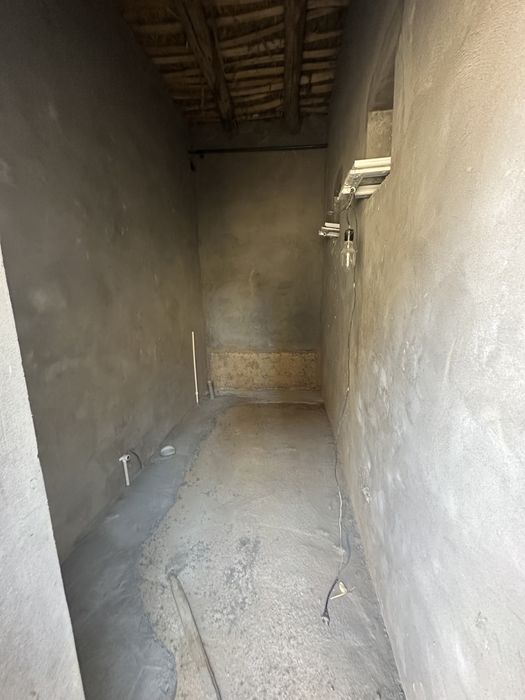 Uy sotiladi Hovli 2ta adeni adeni