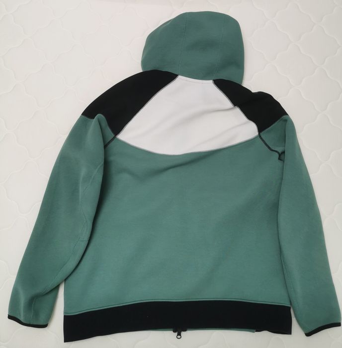 Nike tech fleece XL L