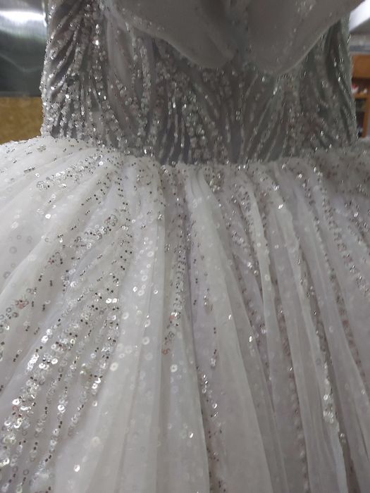 Vand Rochie de mireasa model deosebitit