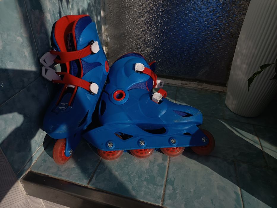 Детски комплект Oxelo: Ролери и Каска (В отлично състояние!)