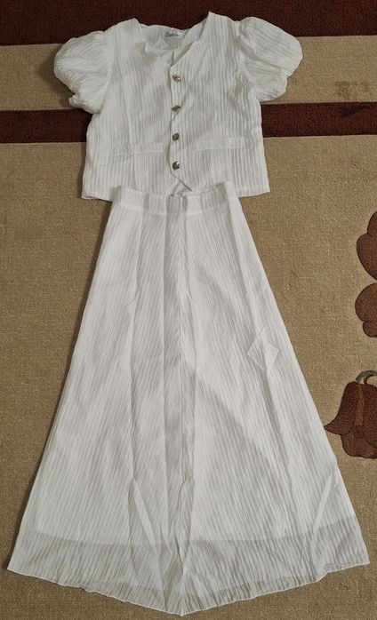 Продам молодежный костюм