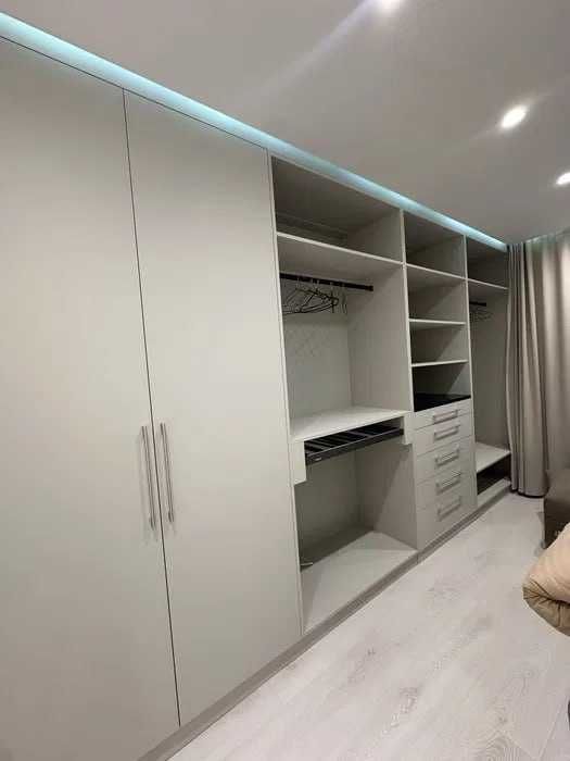 Срочно Сдаётся 2 ком шикарная квартира Напротив Метро Дружба 736!