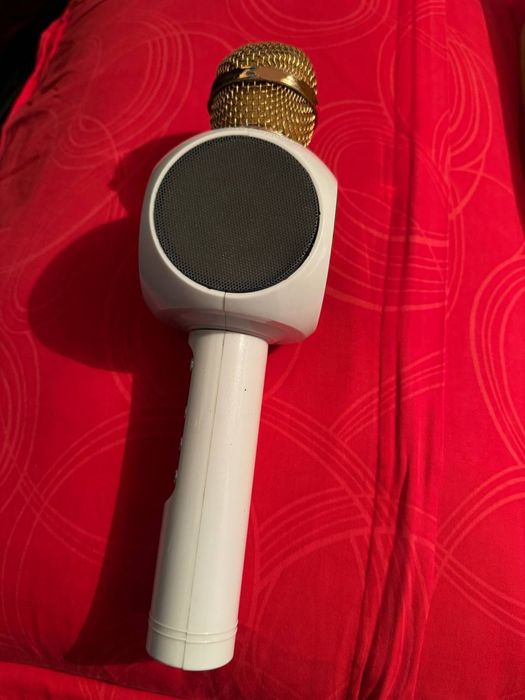 Oq mikrofon sotiladi