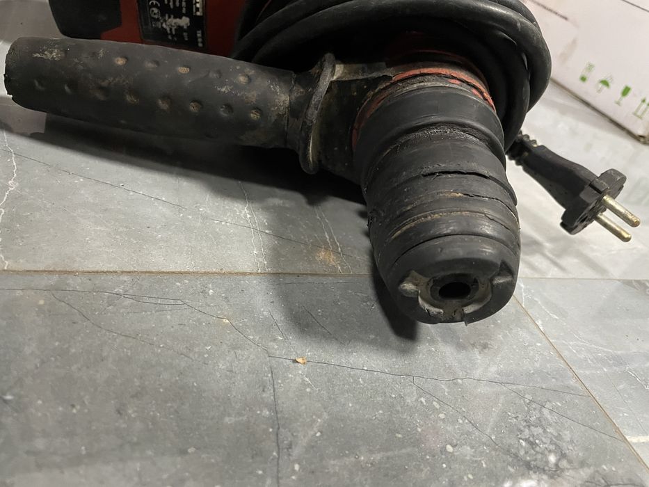 Въртяща ударно-пробивна машина Hilti TE6-C