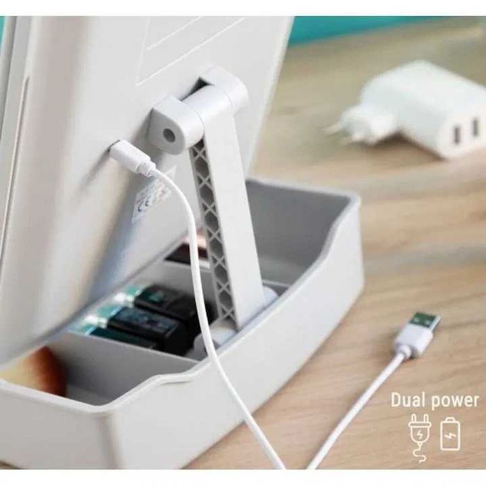 Настолно Сгъваемо Огледало за Гримиране с LED Светлини