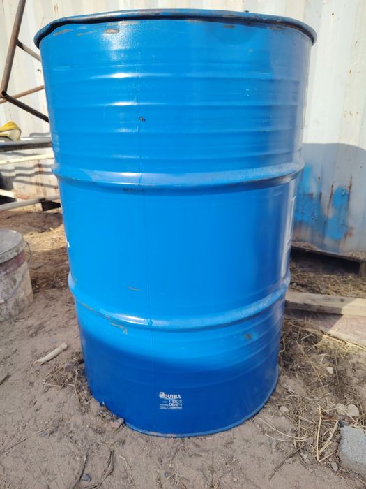 200 литровые железные бочки