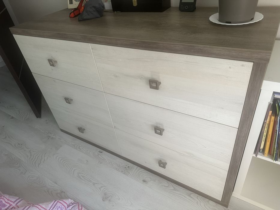 Vand corp mobilier - comoda