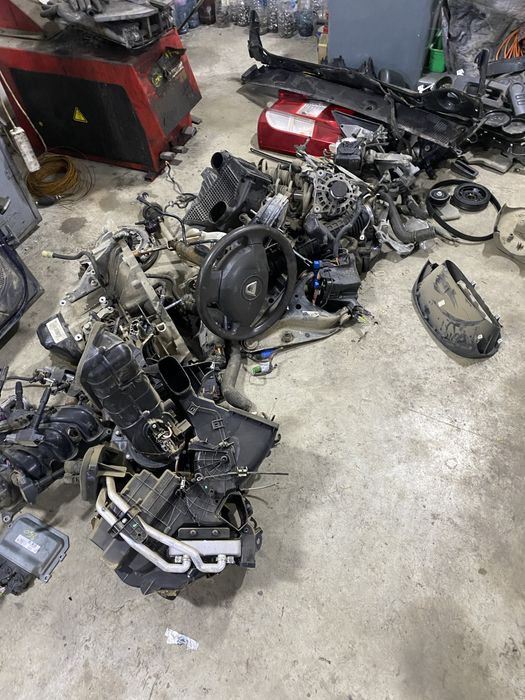 Dacia Dokker на части