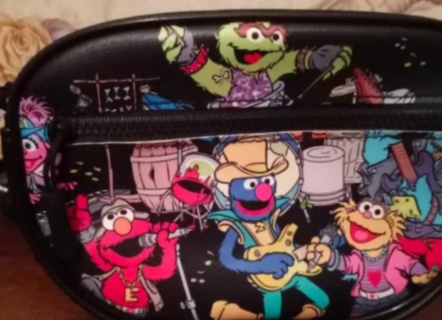 Малка чантичка с анимационни герои