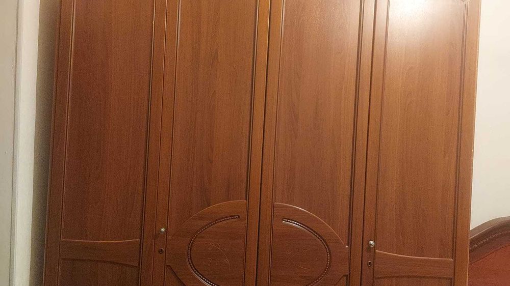 диван и спальняя