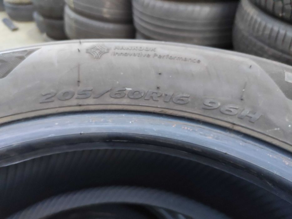 2бр Зимни гуми 205 60 16 - Hankook - DOT 2022