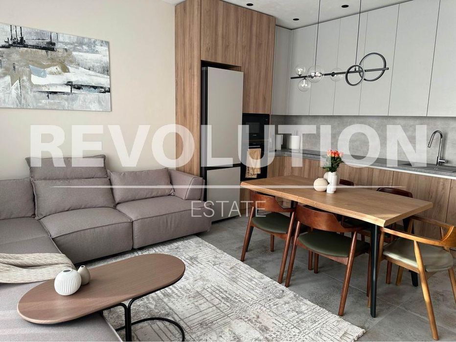 Тристаен апартамент в района на м-т Ален Мак!