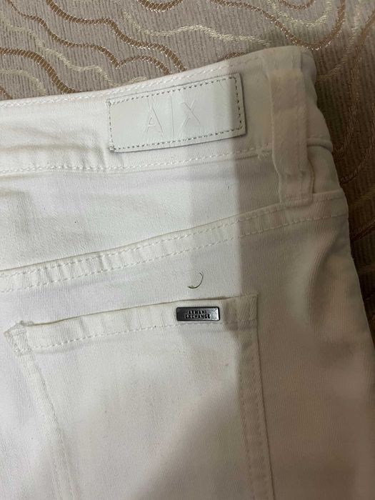 Джинсы Armani Exchange белые 27