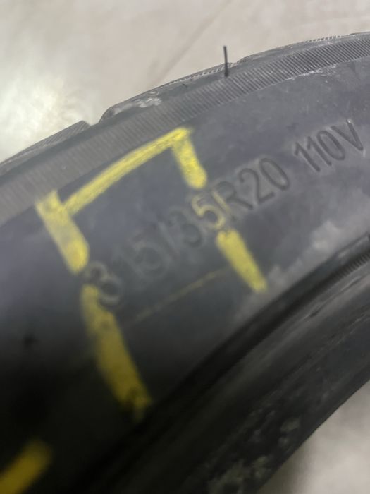 Продам шины на БМВ Х5 R20