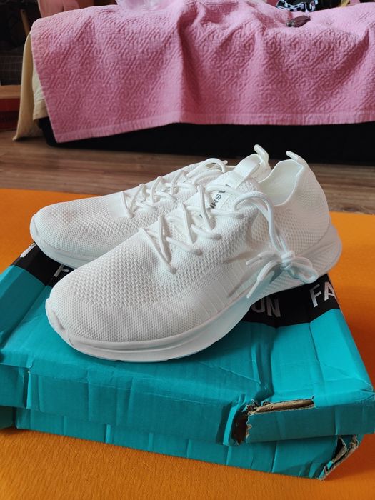 Кроссовки летние, дышащие. 43 размер