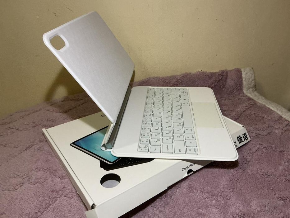 Чехол-клавиатура для iPad 10/ A16(White)