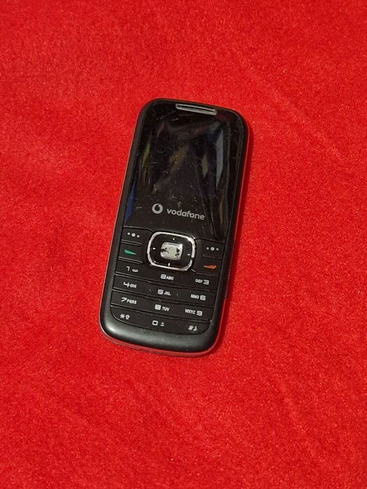 Telefon cu butoane Alcatel cu încărcător