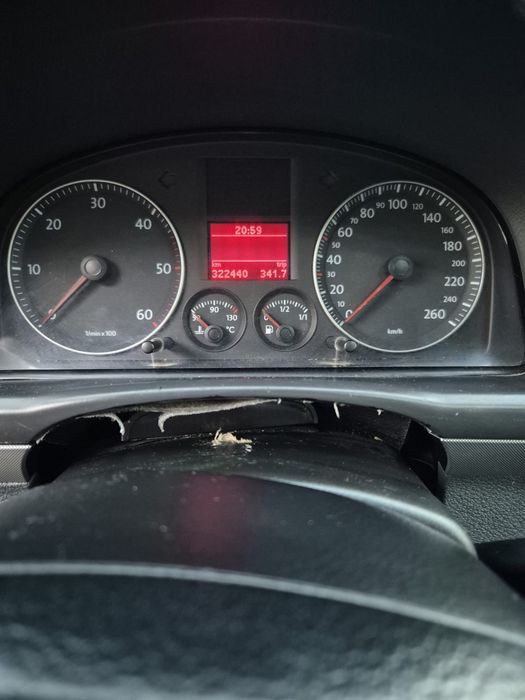 VW Touran 1.9 TDI 105 CP – 2004