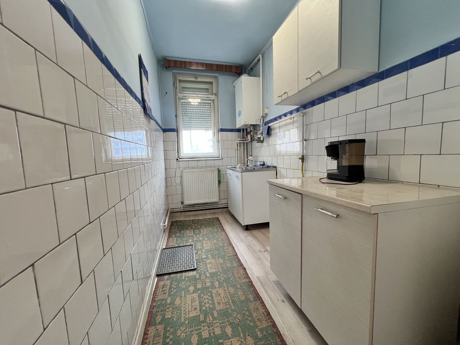 Apartament cu 2 camere de vanzare str Luptei