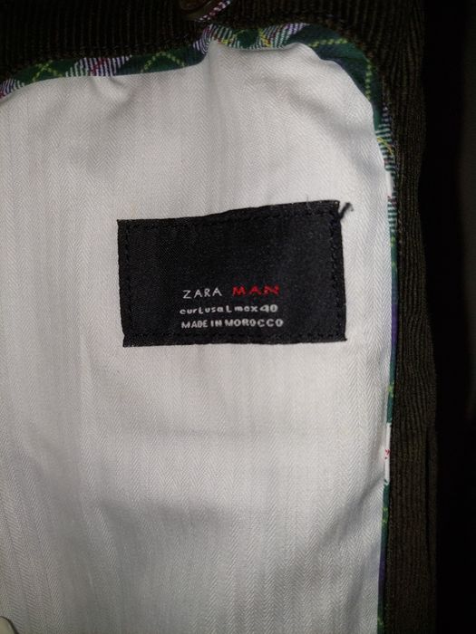 Sacou ZARA. Sacoul este NOU arata 10/10. Preț 100 ron.