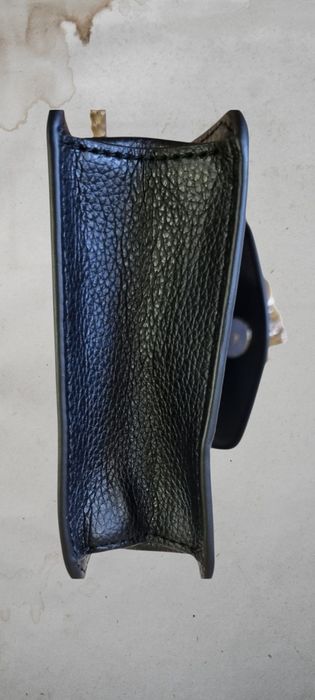 Geanta crossbody DKNY piele model graffiti