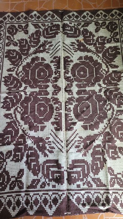 Paturi, cuverturi, țol din lână țesute manual, tradiționale